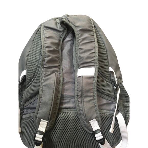 High Peak Backpack - Picture 4 of 4